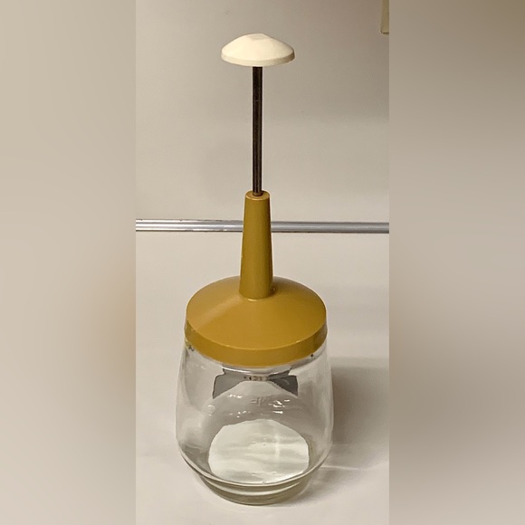 1960s Vintage Mustard Yellow Federal Houseware Chicago Illinois Nut Chopper - Picture 2 of 16